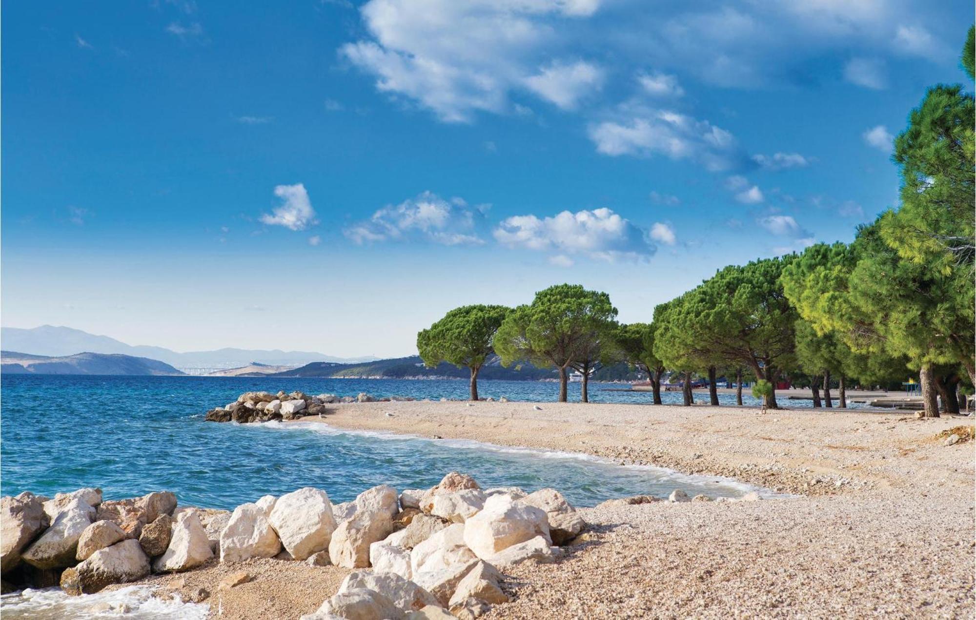 1 Bedroom Cozy Apartment In Crikvenica Εξωτερικό φωτογραφία