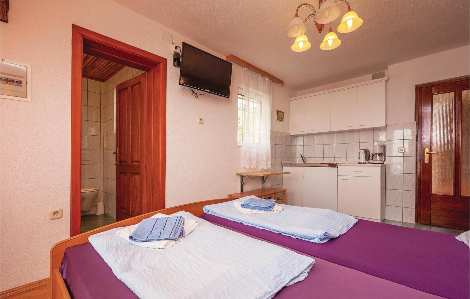 1 Bedroom Cozy Apartment In Crikvenica Εξωτερικό φωτογραφία